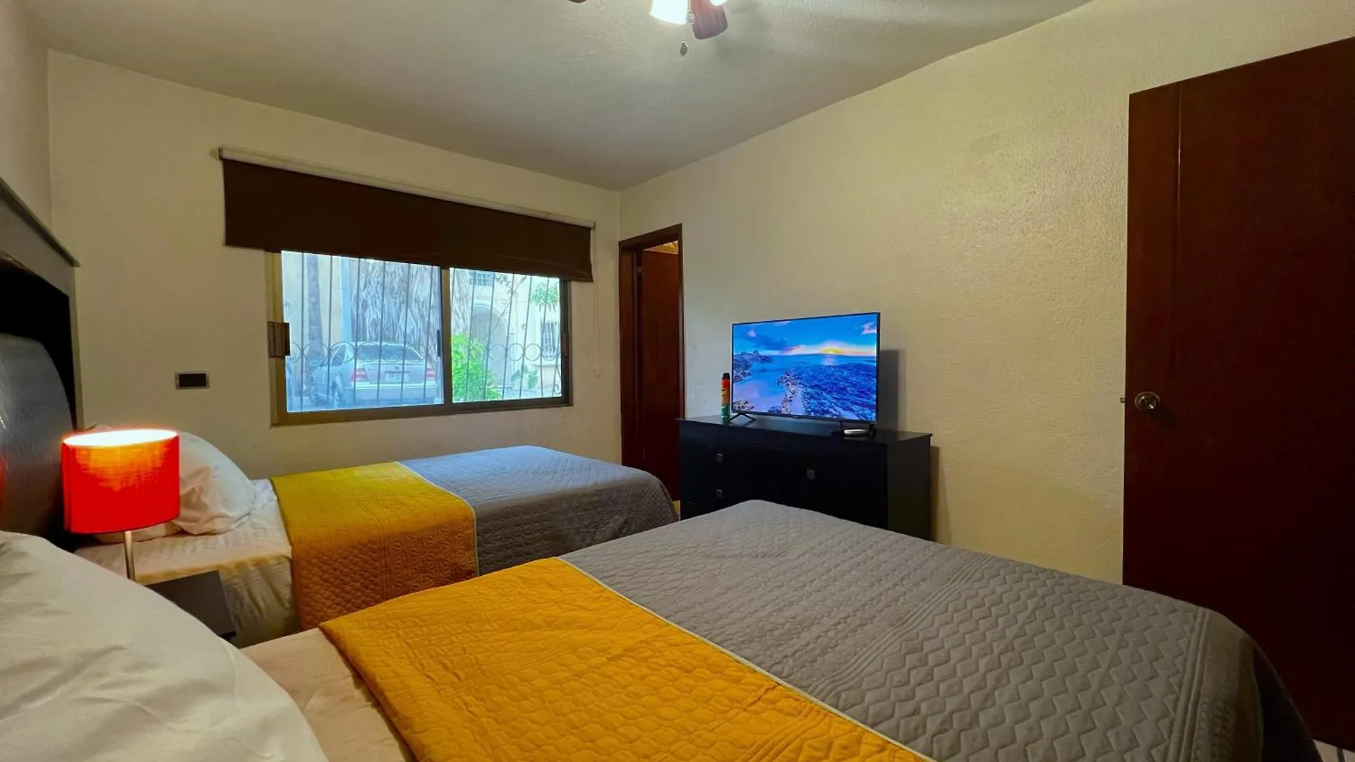 Casa Revolucion: 2Br/2Ba Casita Close To Downtown With Private Parking Cabo San Lucas