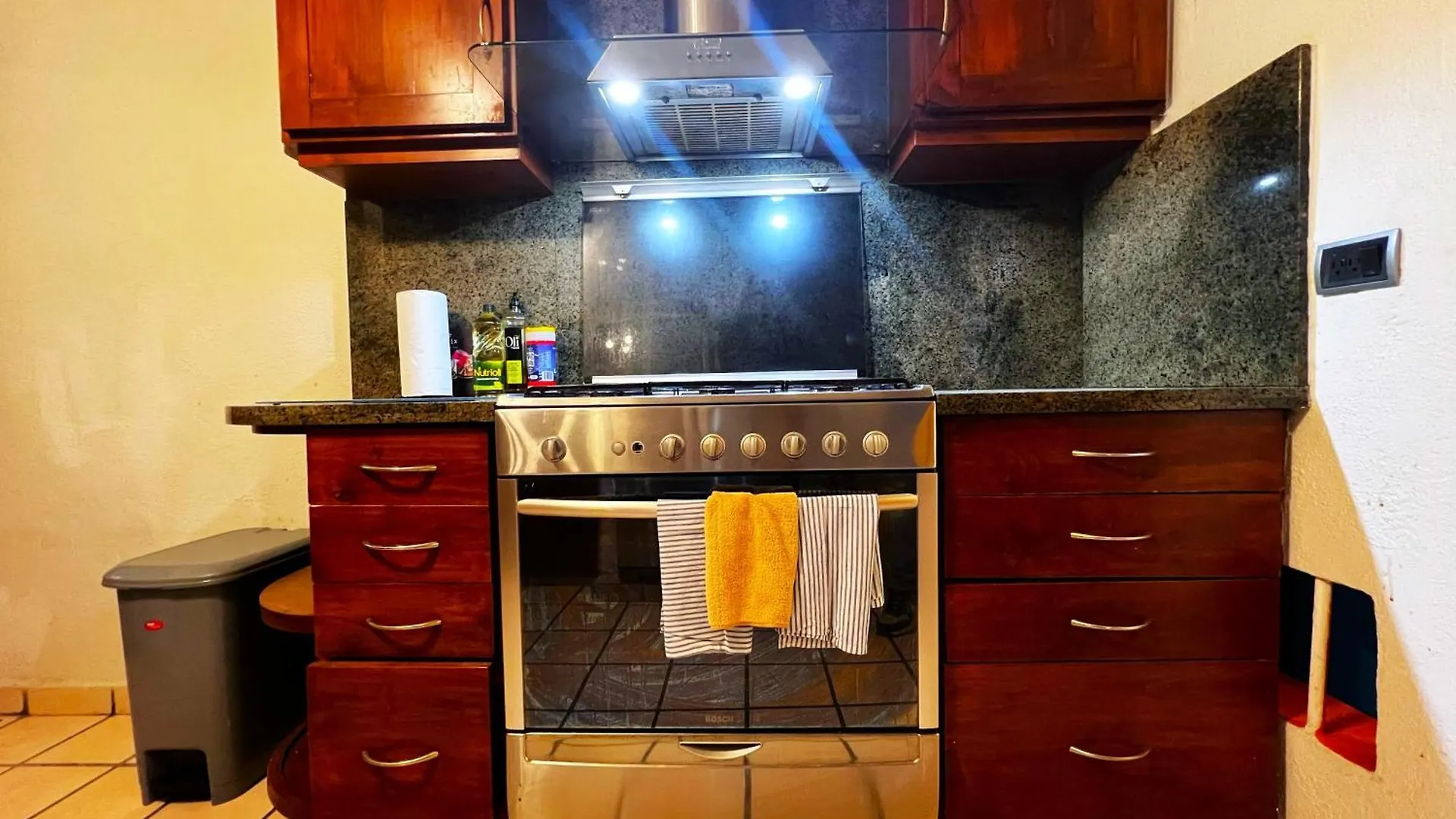 Apartament Casa Revolucion: 2Br/2Ba Casita Close To Downtown With Private Parking Cabo San Lucas