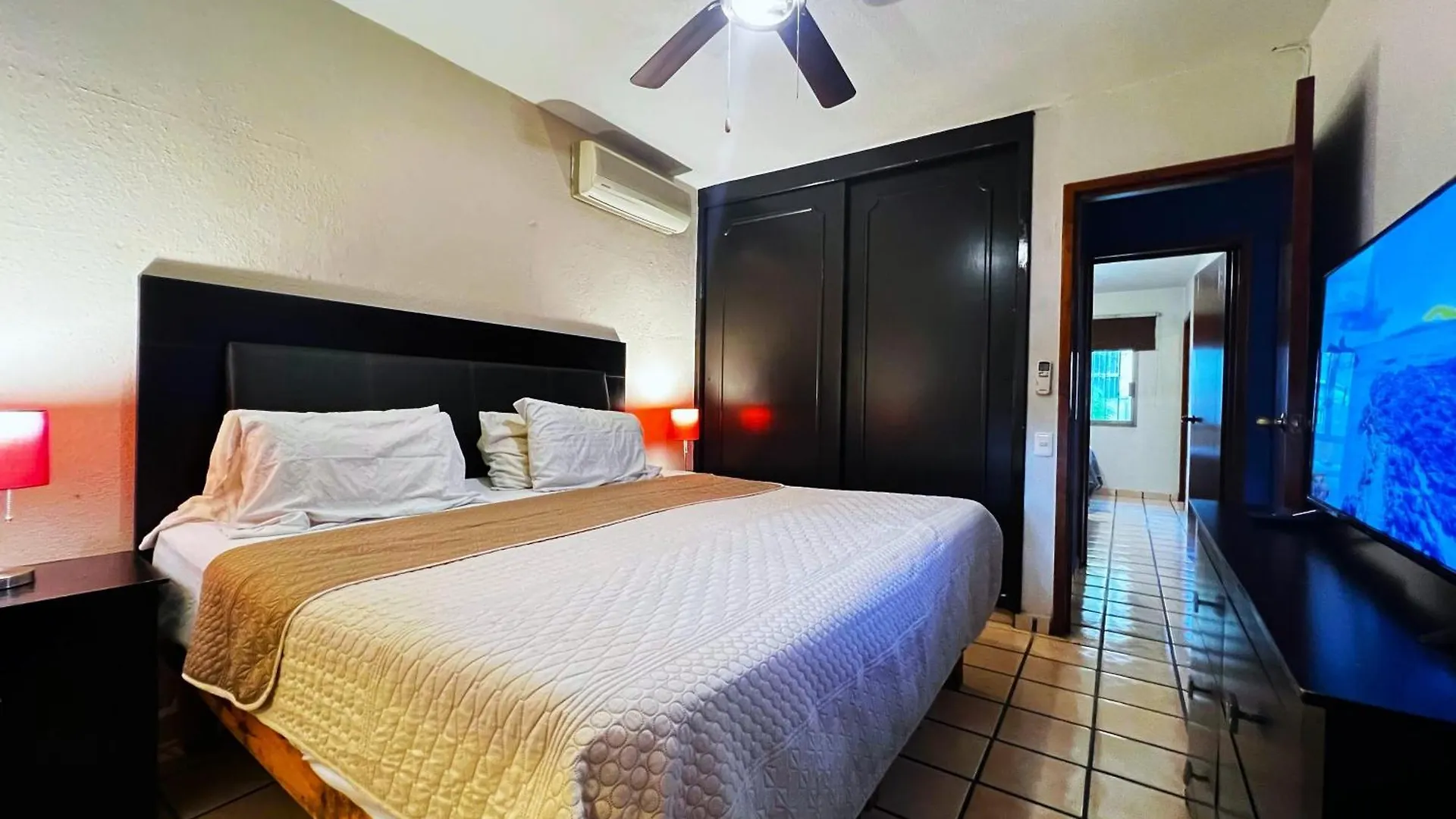 Casa Revolucion: 2Br/2Ba Casita Close To Downtown With Private Parking Cabo San Lucas